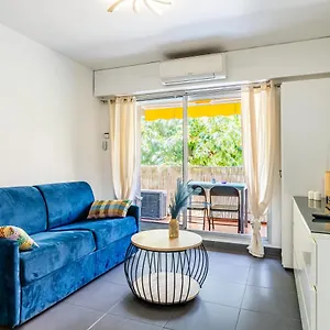 https://vieux-port-climatis-balcon.fr-provencehotel.com
